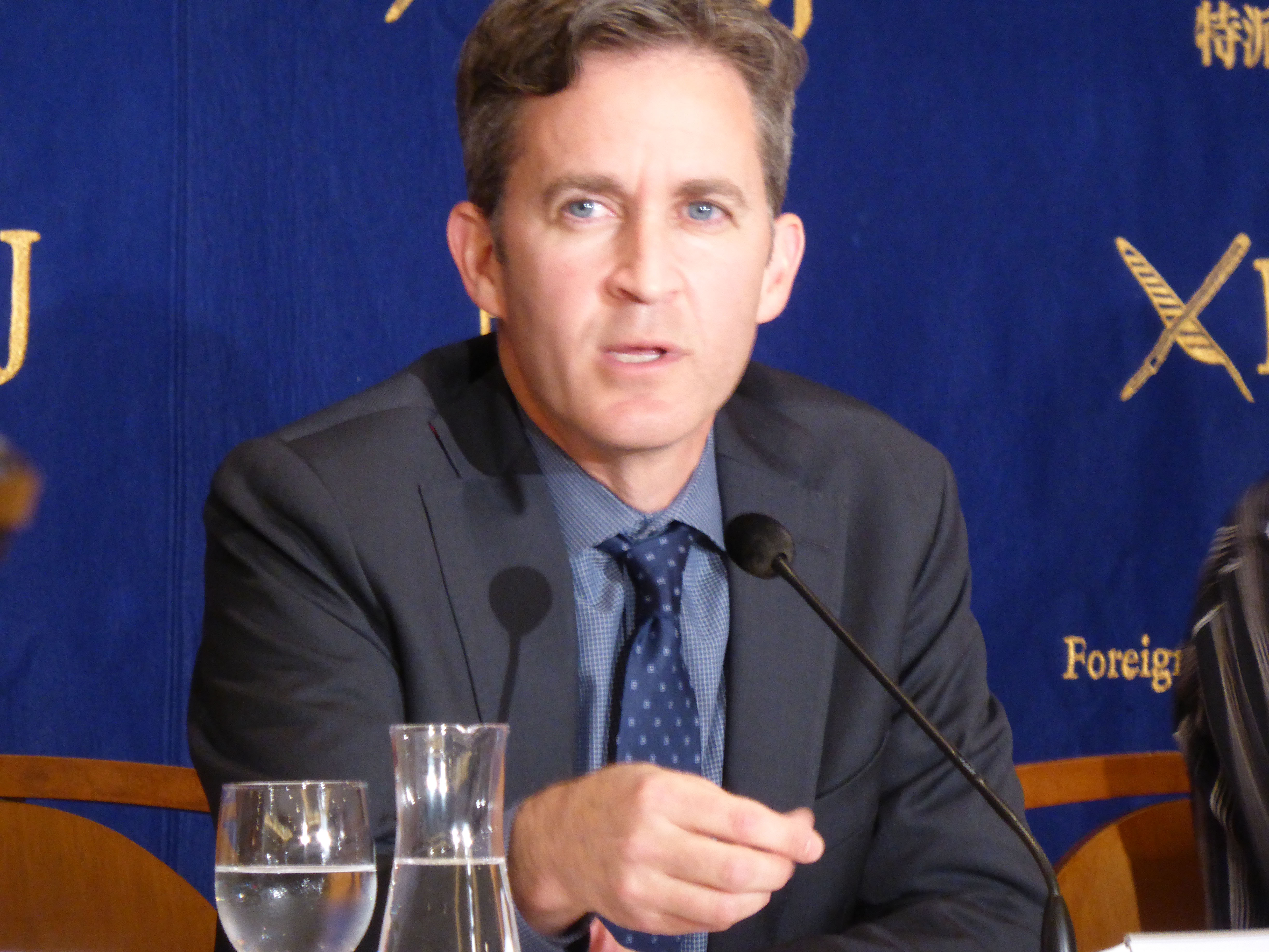 U.N. Special Rapporteur David Kaye speaks at a news conference at the Foreign Correspondents' Club of Japan in Tokyo on Tuesday. | SHUSUKE MURAI