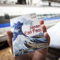 Japan Railways Group is considering selling Japan Rail Pass, which allows foreign visitors to ride JR trains at a discount, at certain stores across Japan. | ISTOCK