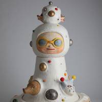 \"UFO Pot\" (2010) by Kasumi Ueba, Yoshitomo Nara and Hidetoshi Nakata | IBARAKI CERAMIC ART MUSEUM, &#169; KASUMI UEBA, YOSHITOMO NARA, HIDETOSHI NAKATA, &#169; JUNICHI TAKAHASHI