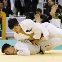 Shohei Ono (above) takes on Riki Nakaya in the men\'s 73-kg final at the national invitational weight class championship in Fukuoka on Sunday. | KYODO