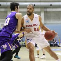 Sendai forward Jamal Boykin, a quality passer, has played a pivotal role in leading the team’s efficient offense this season. Passing skills elevate Sendai's game