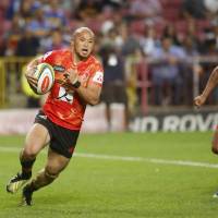 The Sunwolves\' Yuki Yatomi runs with the ball during the team\'s Super Rugby match against the Stormers on Friday in Cape Town. | AP