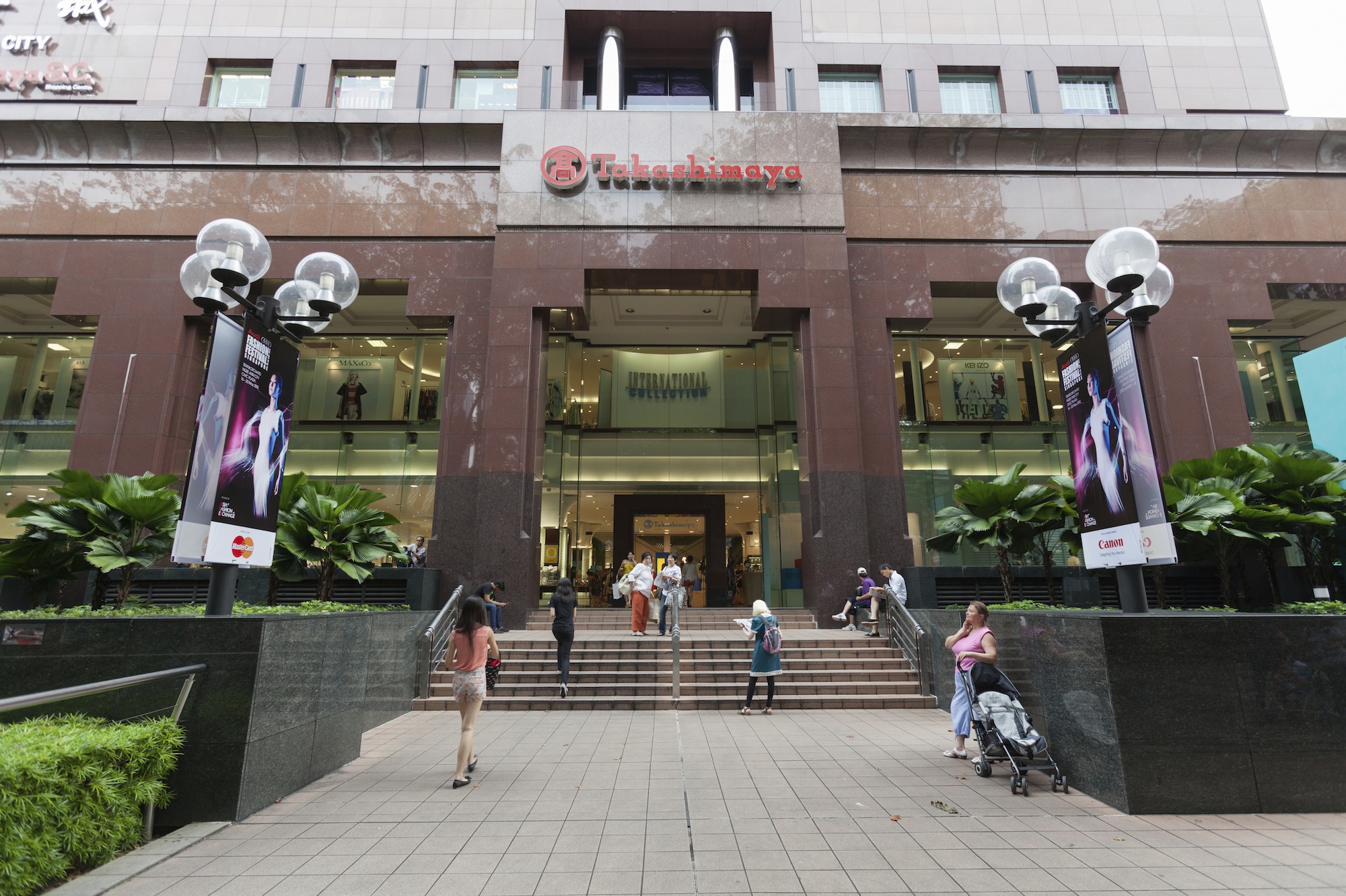 Takashimaya department store is seen in Orchard Road, Singapore’s prime shopping district. Vacancies in the area have risen, and property brokers are expecting more retailers to scale back. | ISTOCK