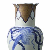 Large vase with a phoenix design in overglaze polychrome enamels (1900-20s) by Fukugawa Seiji | COLLECTION OF NABESHIMA HOUKOUKAI FOUNDATION, PHOTO BY SEKAI BUNKASHA