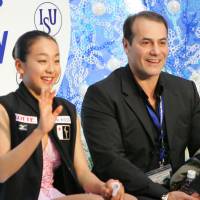 Mao Asada and coach Rafael Arutunian, seen here at the 2006 NHK Trophy in Nagano, had a short but fruitful partnership that came to an abrupt end in January 2008. | AP