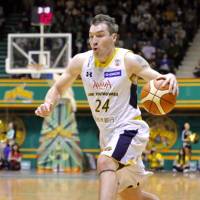Link Tochigi\'s Tommy Brenton, seen here in a file photo from this season, helped the Brex sweep Mitsubishi in the first round of the NBL playoffs on Sunday. | KAZ NAGATSUKA