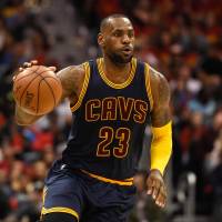 Cleveland’s LeBron James brings the ball upcourt in the second period of Game 3 against Atlanta on Friday. The Cavaliers lead the series 3-0. Frye shines as Cavs go up 3-0 on Hawks