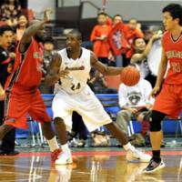 Integral part: Yokohama B-Corsairs forward Justin Burrell (24), who played college ball at St. John\'s, is a franchise cornerstone for the bj-league expansion team. | YOSHIAKI MIURA