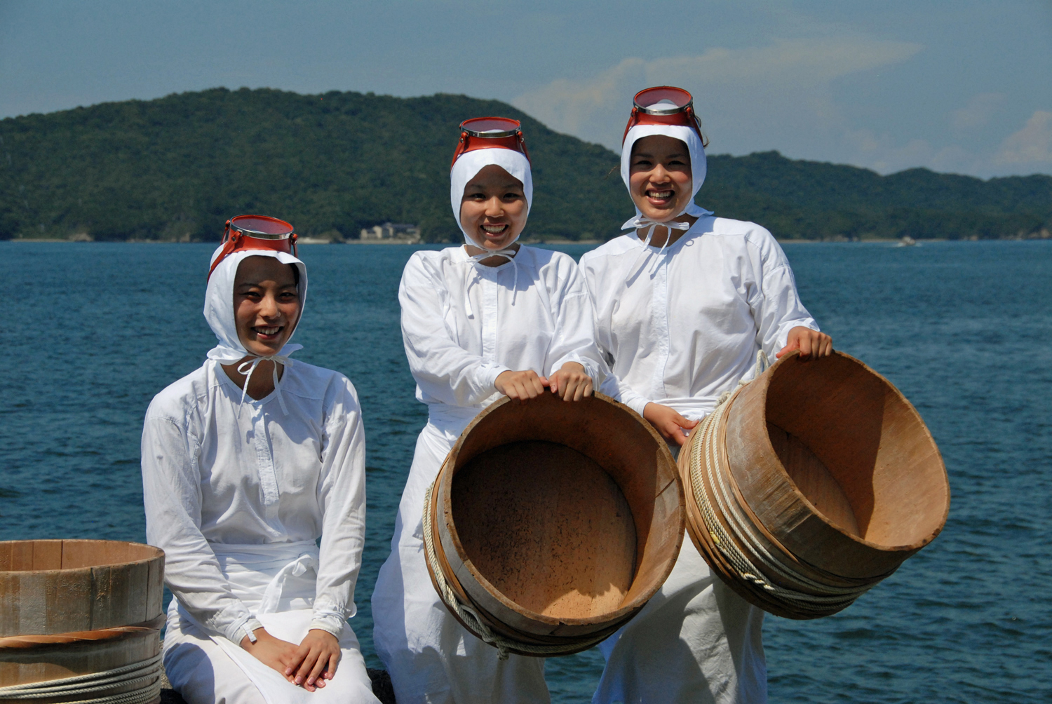 Mie Prefecture is home to the largest number of <em>ama</em> female divers in Japan. There is a movement to register ama fishing on the UNESCO Intangible Cultural Heritage list. | MIE PREFECTURE