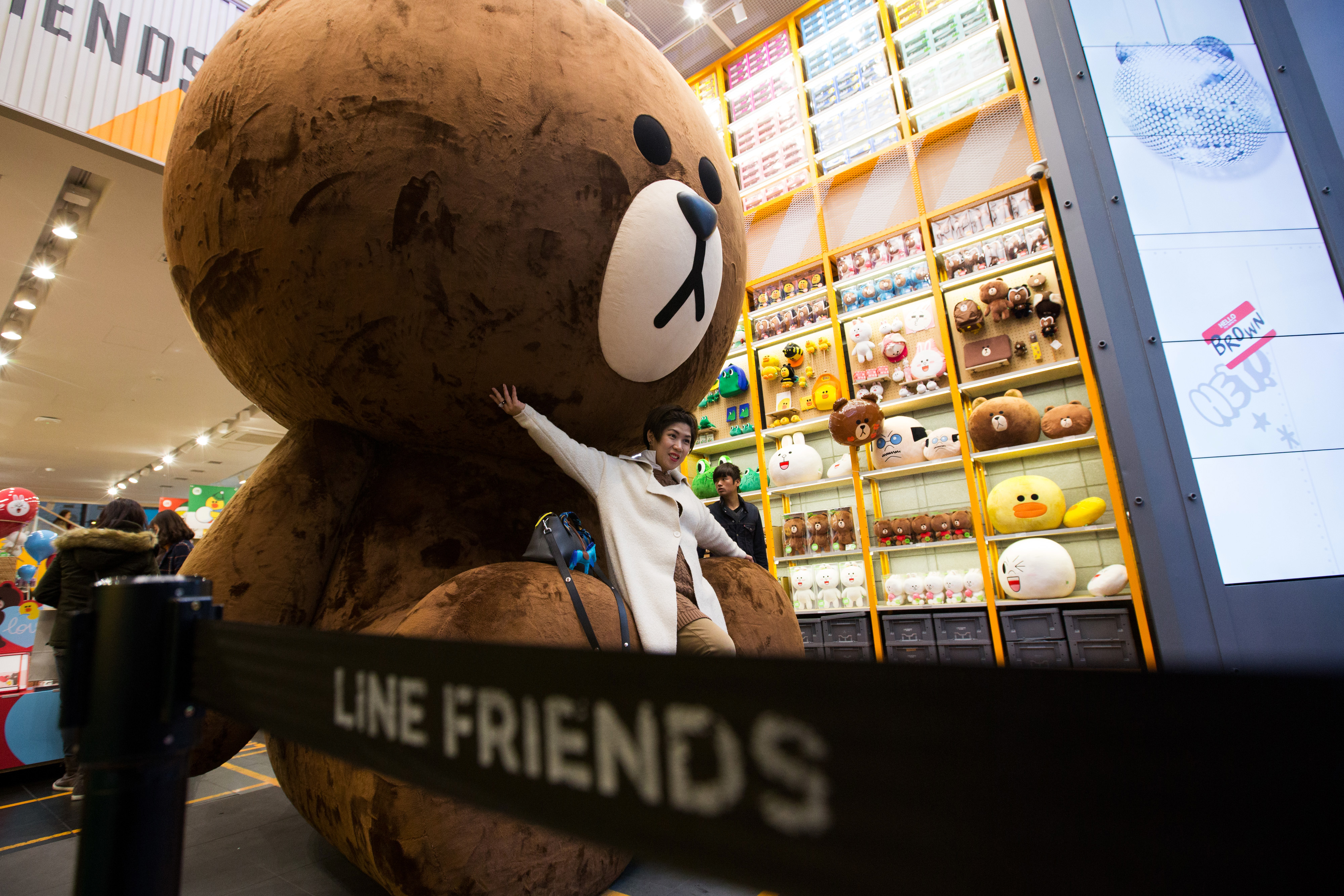 Understanding Line, the chat app behind 2016's largest tech IPO