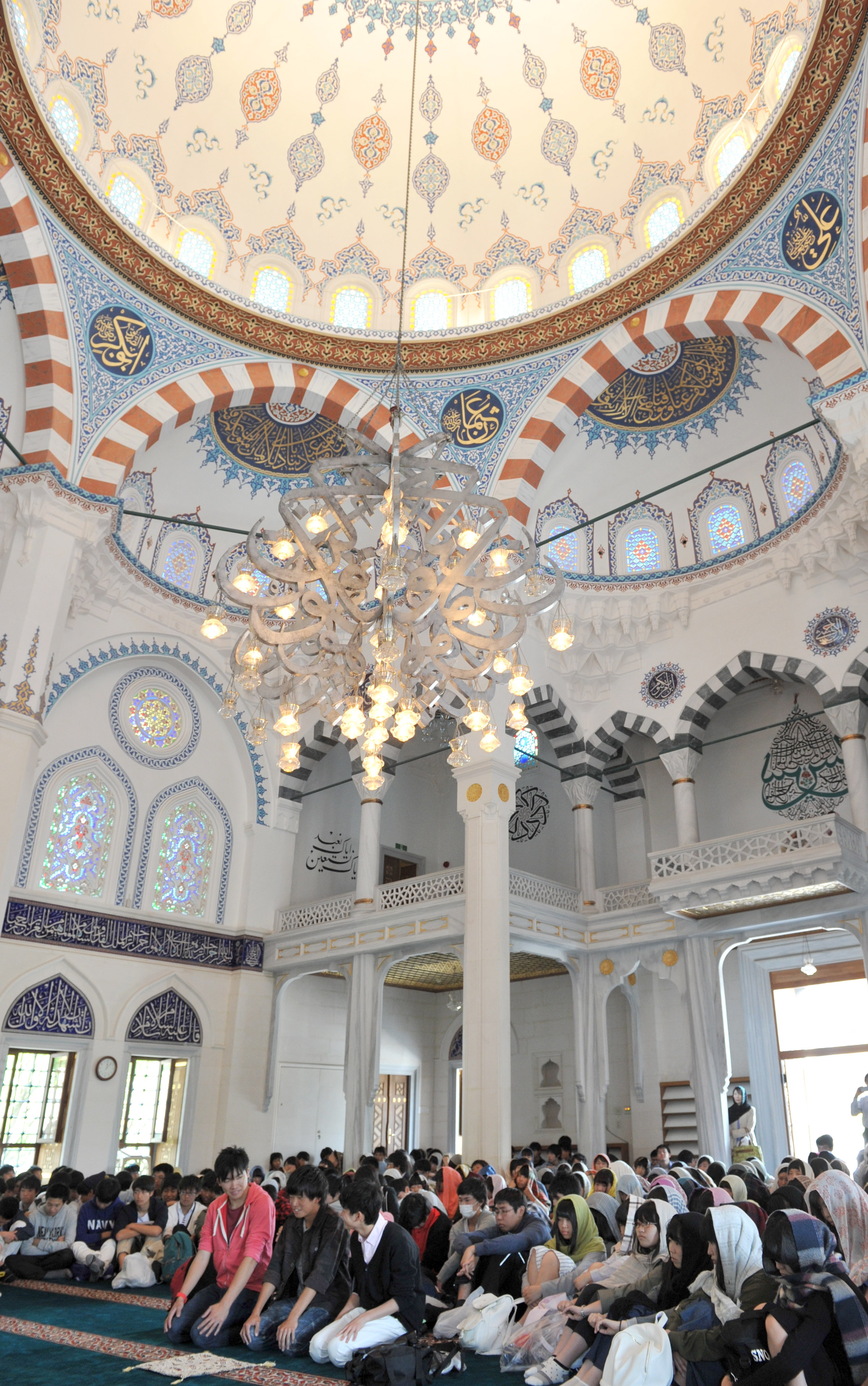 Students visit Tokyo mosque to get unbiased glimpse of