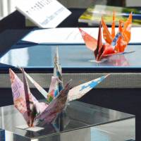 These paper cranes donated by U.S. President Barack Obama will be loaned to the Nagasaki Atomic Bomb Museum. | KYODO