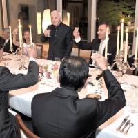 Legendary chansonnier Charles Aznavour makes a toast at the dinner at the Ambassador\'s residence in Tokyo on June 17. | YOSHIAKI MIURA