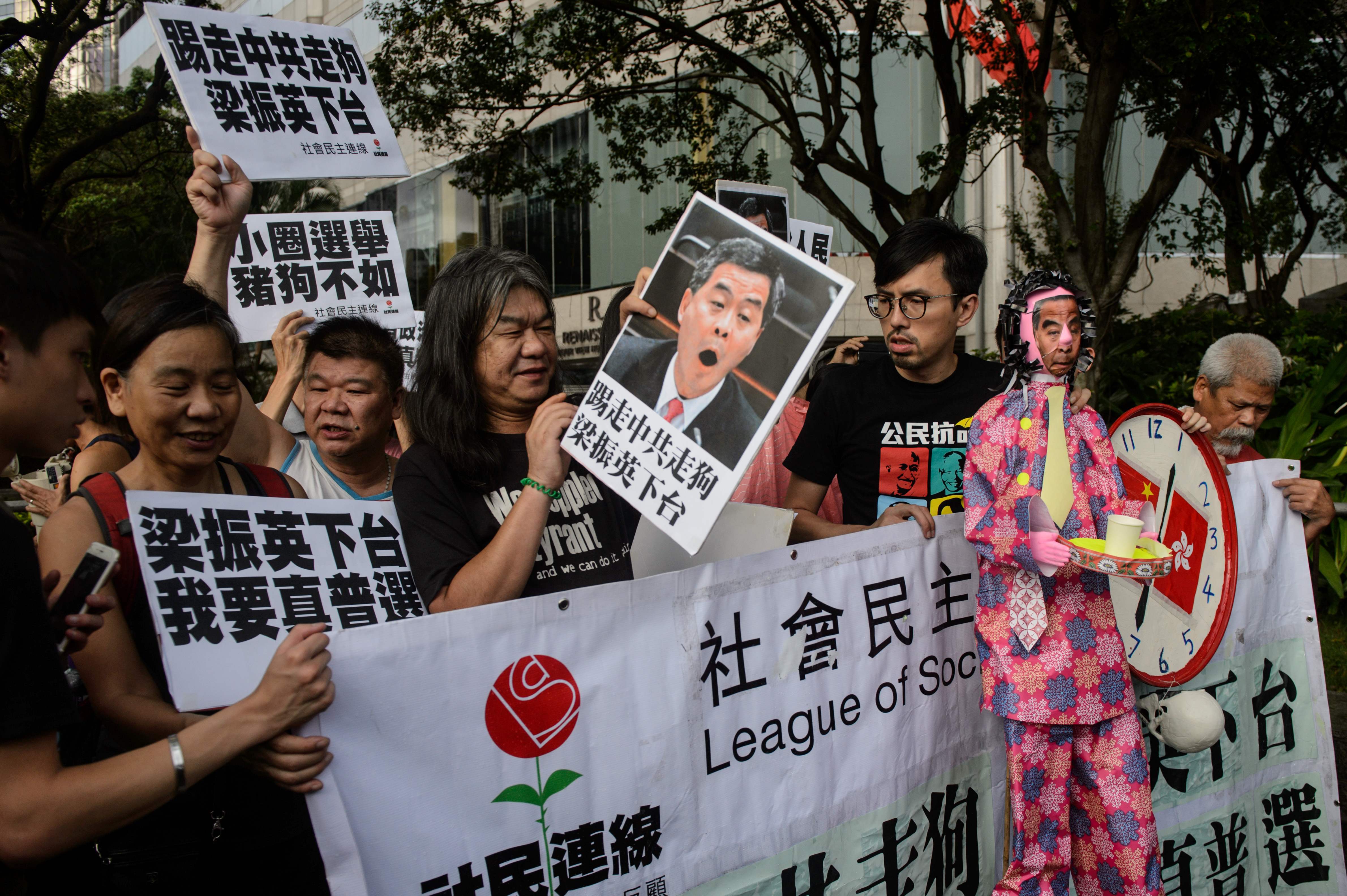 Hong Kong people who feel pride in being Chinese found to be at record low by poll | The Japan Times Hong Kong people who feel pride in being Chinese found to be at record low by poll | The Japan Times