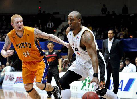 Osaka Evessa star Lynn Washington’s forced retirement in April 2012 demonstrated the bj-league’s management woes. Nonstop growth, inept management were constant problems throughout the bj-league's 11 seasons
