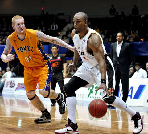 Osaka Evessa star Lynn Washington’s forced retirement in April 2012 demonstrated the bj-league’s management woes. Nonstop growth, inept management were constant problems throughout the bj-league's 11 seasons