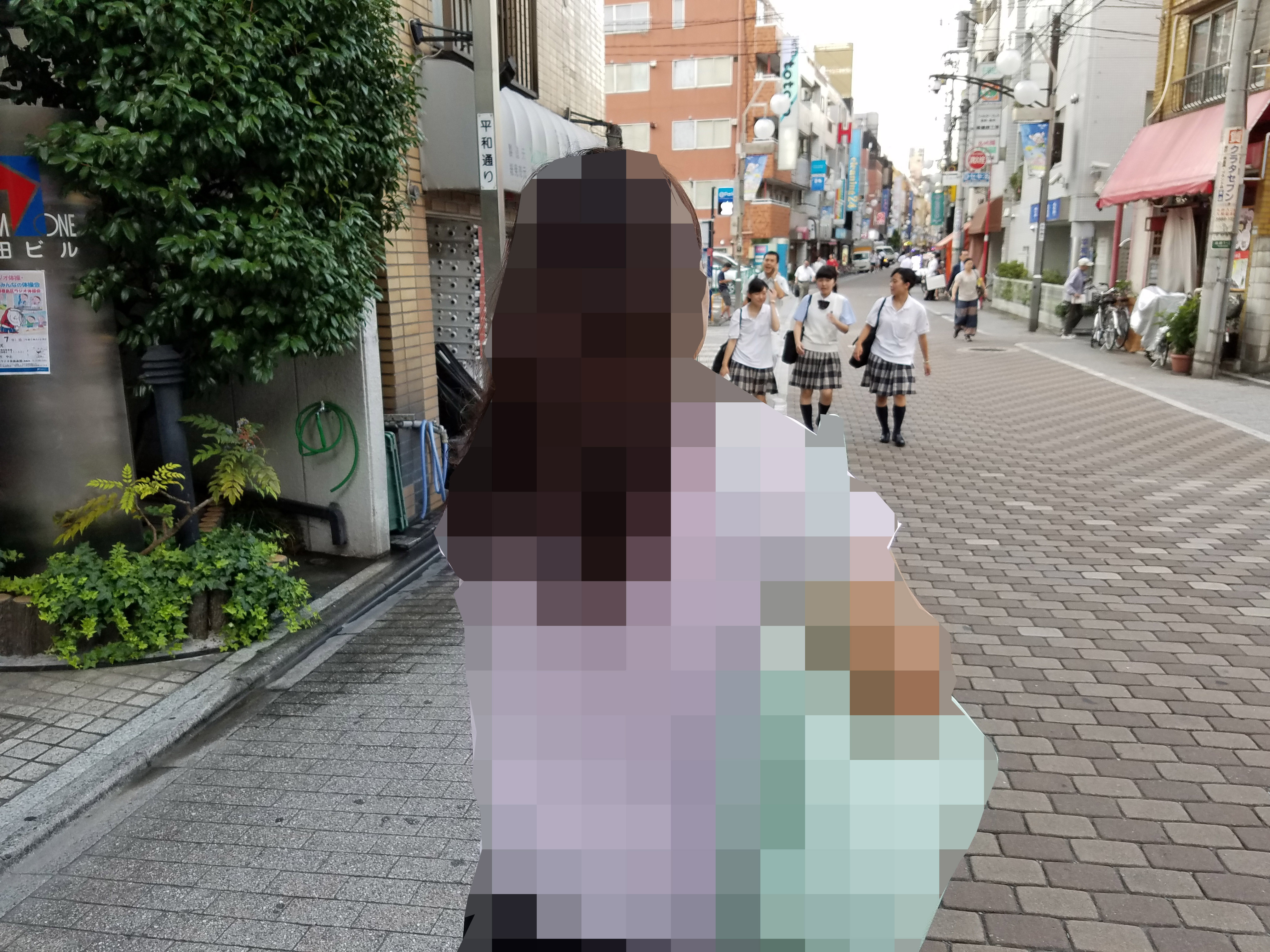 Sex trade a shaky safety net for Japans working-poor 