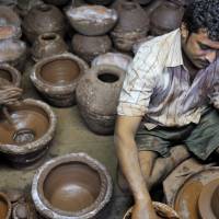 The 1 million dwellers of Mumbai\'s Dharavi slum have created an informal economy with annual turnover of &#36;1 billion. | M M FROM SWITZERLAND, VIA WIKIMEDIA COMMONS / CC-BY-SA-2.0
