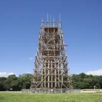 Tadashi Kawamata\'s \"Tower of Scaffolding\" (2016) at Daianji Temple | KEIZO KIOKU, COURTESY OF CULTURE CITY OF EAST ASIA 2016 NARA EXECUTIVE COMMITTEE