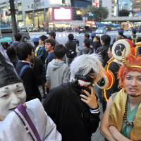 Heian to Heisei — from the  Halloween celebrations in Shibuya, Oct. 30.  | YOSHIAKI MIURA 