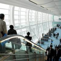 This file photo shows the departure lobby of Haneda airport\'s international terminal. | SATOKO KAWASAKI