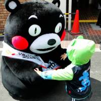 The Kumamoto government says fundraisers can use images of Kumamon the mascot on posters, flags, leaflets and donation boxes.  | MUZINA_SHANGHAI / FLICKR / CC BY-ND 2.0