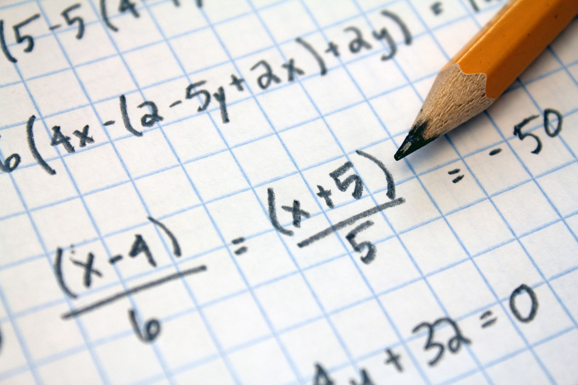 The average scores of Japanese elementary and junior high school students in mathematics and science saw improvements in 2015. | ISTOCK
