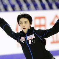 Yuzuru Hanyu practices at Makomanai Ice Arena in Sapporo on Thursday. | KYODO