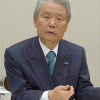 Sadayuki Sakakibara, chairman of the Japan Business Federation (Keidanren), is seen being interviewed recently at the organization\'s headquarters in Tokyo. | KYODO