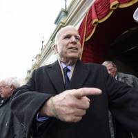 Sen. John McCain arrives for the Presidential Inauguration of Donald Trump at the U.S. Capitol in Washington Friday. | AFP-JIJI