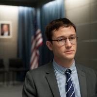 © 2016 SACHA, INC. ALL RIGHTS RESERVED 'Snowden': Making a hero of the 'robot nerd'