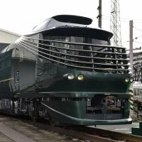 West Japan Railway Co. unveils its luxury \"Twilight Express Mizukaze\" train on Thursday. | KYODO