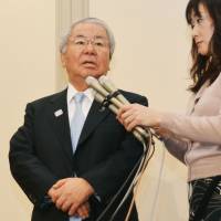 Tokyo Metropolitan Assembly heavyweight Shigeru Uchida speaks to reporters of his retirement on Saturday in Chiyoda Ward, Tokyo. | KYODO