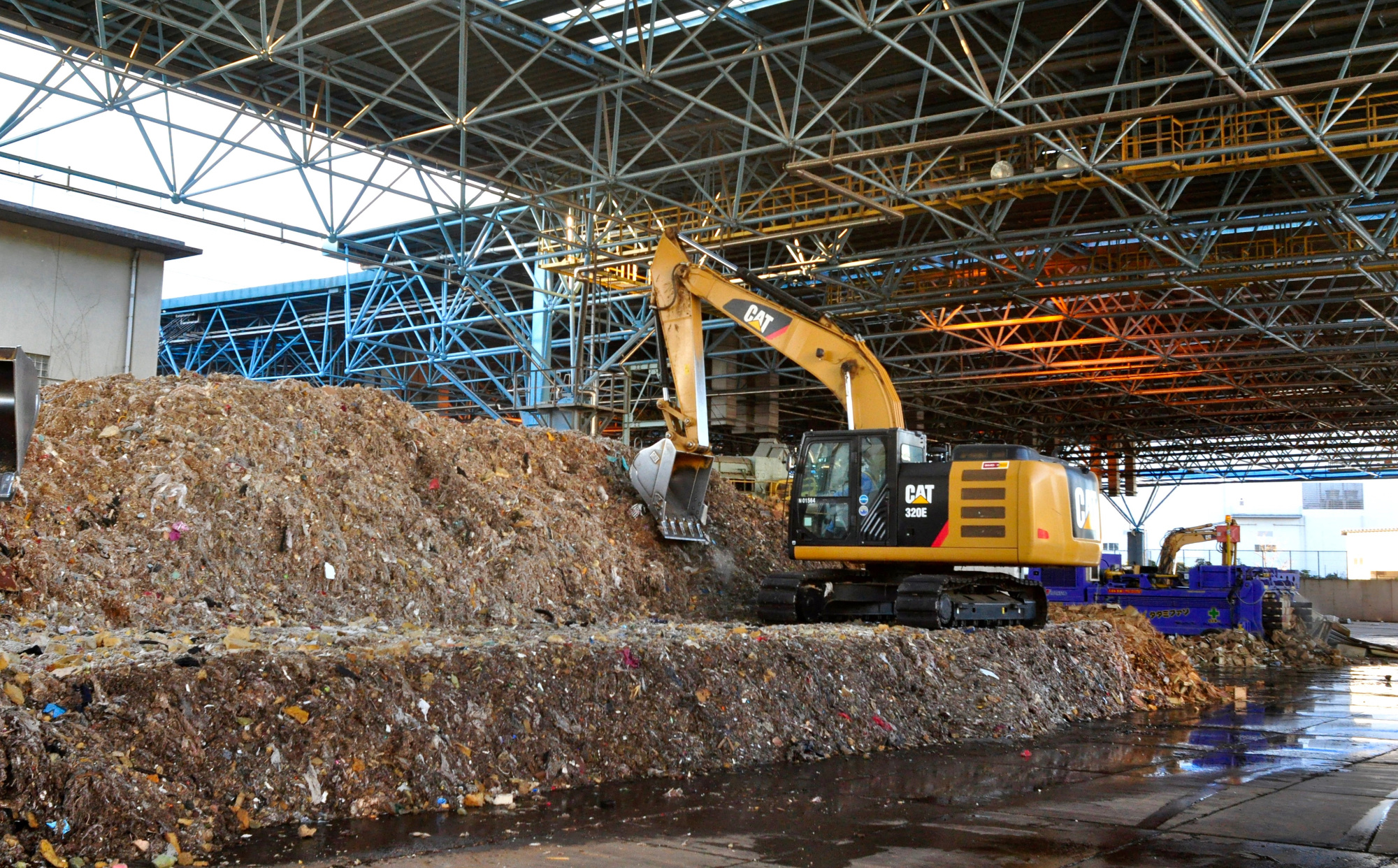 Incombustible trash is processed at the Chubo Incombustible Waste Processing Center in Tokyo. | TIM HORNYAK