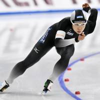 Nao Kodaira competes en route to a victory in the women\'s 500-meter race at the ISU\'s World Single Distances Speed Skating Championships on Friday in Gangneung, South Korea. | KYODO