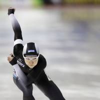 Nao Kodaira competes at the World Sprint Speed Skating Championships in Calgary on Saturday. | KYODO