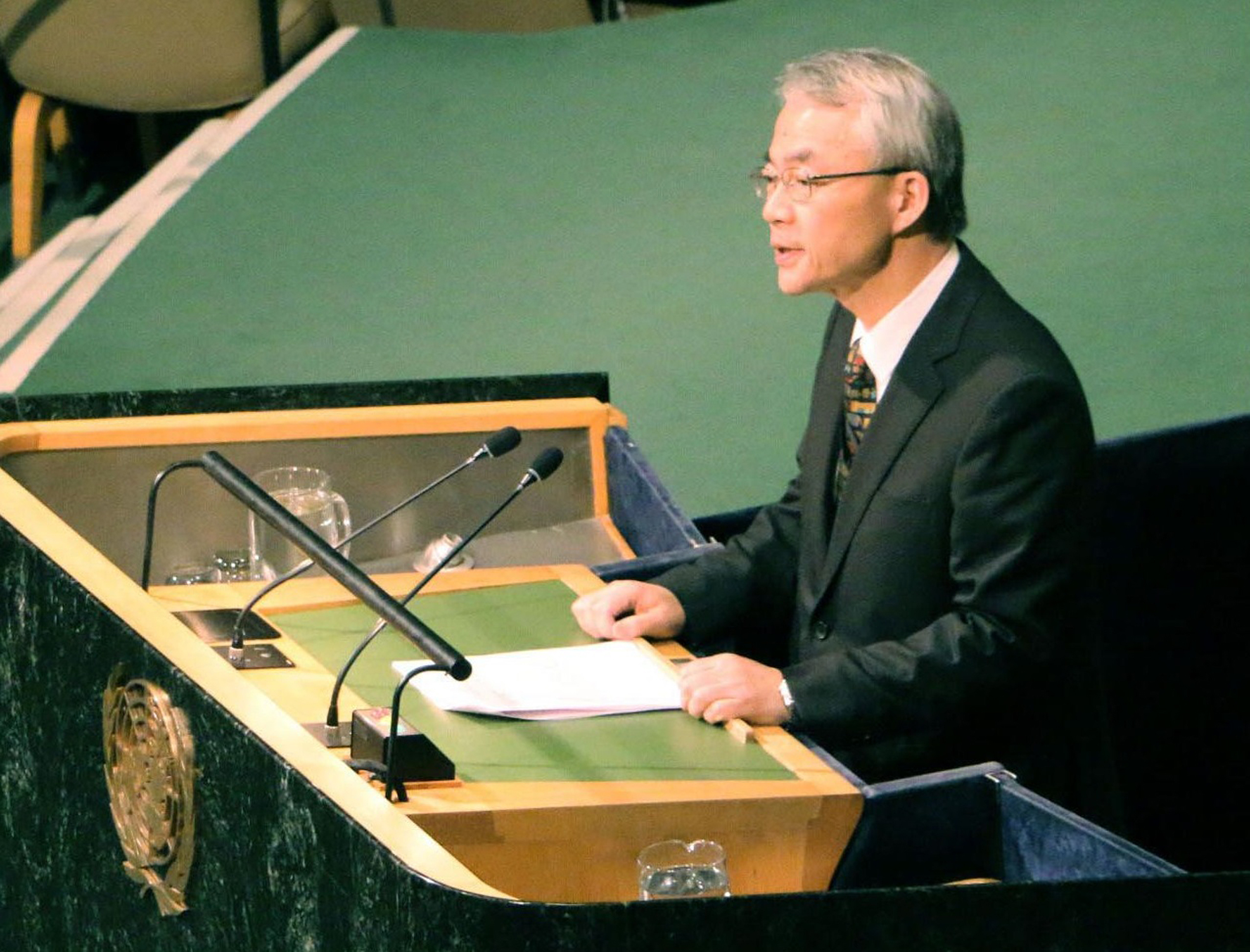 Disarmament envoy Nobushige Takamizawa announces that Japan will abstain from talks on a treaty to ban nuclear weapons at the U.N. headquarters in New York on Monday. | KYODO