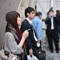 Kanagawa Prefecture introduced Japan\'s first punitive anti-smoking ordinance in 2010 but hasn\'t punished anyone yet even though it logs around 1,000 violations per year, sources say. | ISTOCK