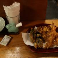 Showa Era charm mixes with shitamachi taste at Tempura Tenshige in Kinshicho, Tokyo. | KIT NAGAMURA