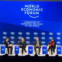 Political and business executives discuss global issues at the Annual Meeting 2017 of the World Economic Forum in Davos, on Jan. 20. | WORLD ECONOMIC FORUM / GREG BEADLE