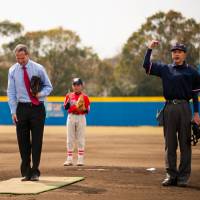 Jeff Idelson prepares to throw out the first pitch before the Little League opener between Tokyo-Kitasuna and Musashi Fuchu on Sunday in Tokyo. | JEAN FRUTH / NATIONAL BASEBALL HALL OF FAME