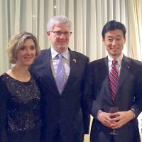 Colombian Vice Minister of Foreign Affairs Patti Londono (left) poses with Colombia\'s Ambassador Gabriel Duque and Vice President of the Colombia-Japan Parliamentary Friendship League Yasutoshi Nishimura at a reception at the embassy in Tokyo on Feb. 28. | COLOMBIAN EMBASSY