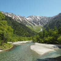 Harder than it looks: The view of the looming Hotaka Massif from Kappa Bridge. | TOM FAY