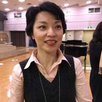 Mutsumi Mizukoshi: \"I can get rather burned out after a concert, but I\'ll still find myself approaching the next piece as if I\'m standing at the foot of a mountain and eager to climb it again.\" | CHIHO IUCHI