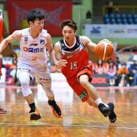 San-en Neo Phoenix guard Tatsuya Suzuki, among the best passers in the B. League, could play a pivotal role in his team\'s quest to make the playoffs. | B. LEAGUE