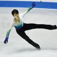 Yuzuru Hanyu says the crowd at Yoyogi National Gymnasium gave him energy during Friday\'s free skate. | AFP-JIJI