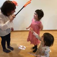 Acting out: Teacher Ellen Fryer entertains children during a drama workshop at Tokyo Children’s Garden. Weekend drama can be great for the kids