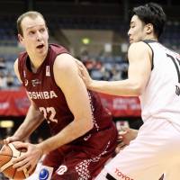 Kawasaki\'s Nick Fazekas looks to take a shot during the Brave Thunders\' 84-76 win over the Alvark Tokyo in Game 1 of their B. League Championship semifinal on Friday. | KAZ NAGATSUKA