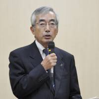 Hazama Ando Corp. President Toshiaki Nomura holds a news conference Friday in Tokyo\'s Minato Ward. | KYODO