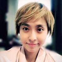 Mao Kobayashi, who died of breast cancer on Thursday, is shown in a photo she posted soon after she began blogging. | KYODO